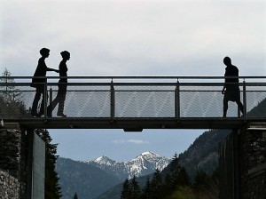 bridge-web-human-silhouettes-personal-crossing